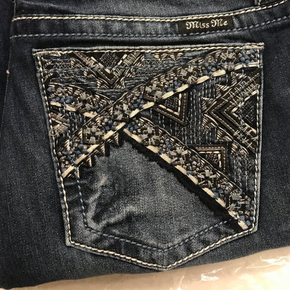 Miss Me Jeans Dark Wash Bootcut 31waistx32 inseam